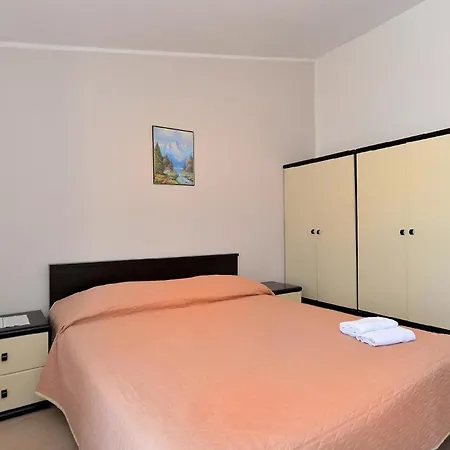 Fuer 6 Personen Ca 120 Qm In Medulin, Istrien Suedkueste Von Istrien Apartment *