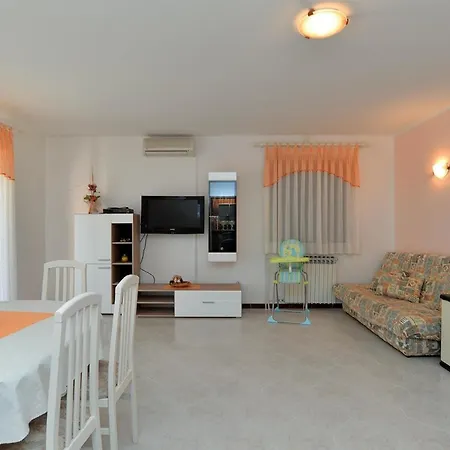 Apartment Fuer 6 Personen Ca 120 Qm In Medulin, Istrien Suedkueste Von Istrien *